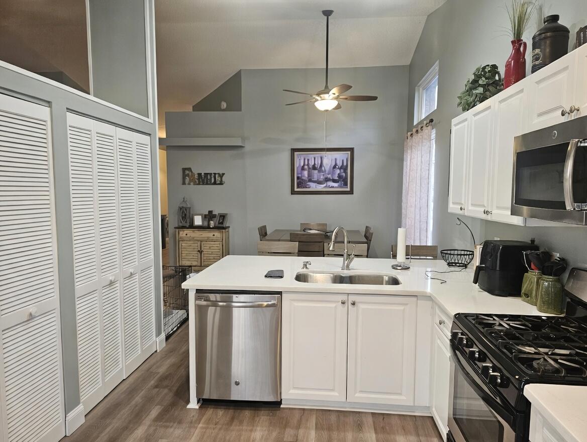 WATERWAY COVE OF WELLINGTON - Residential