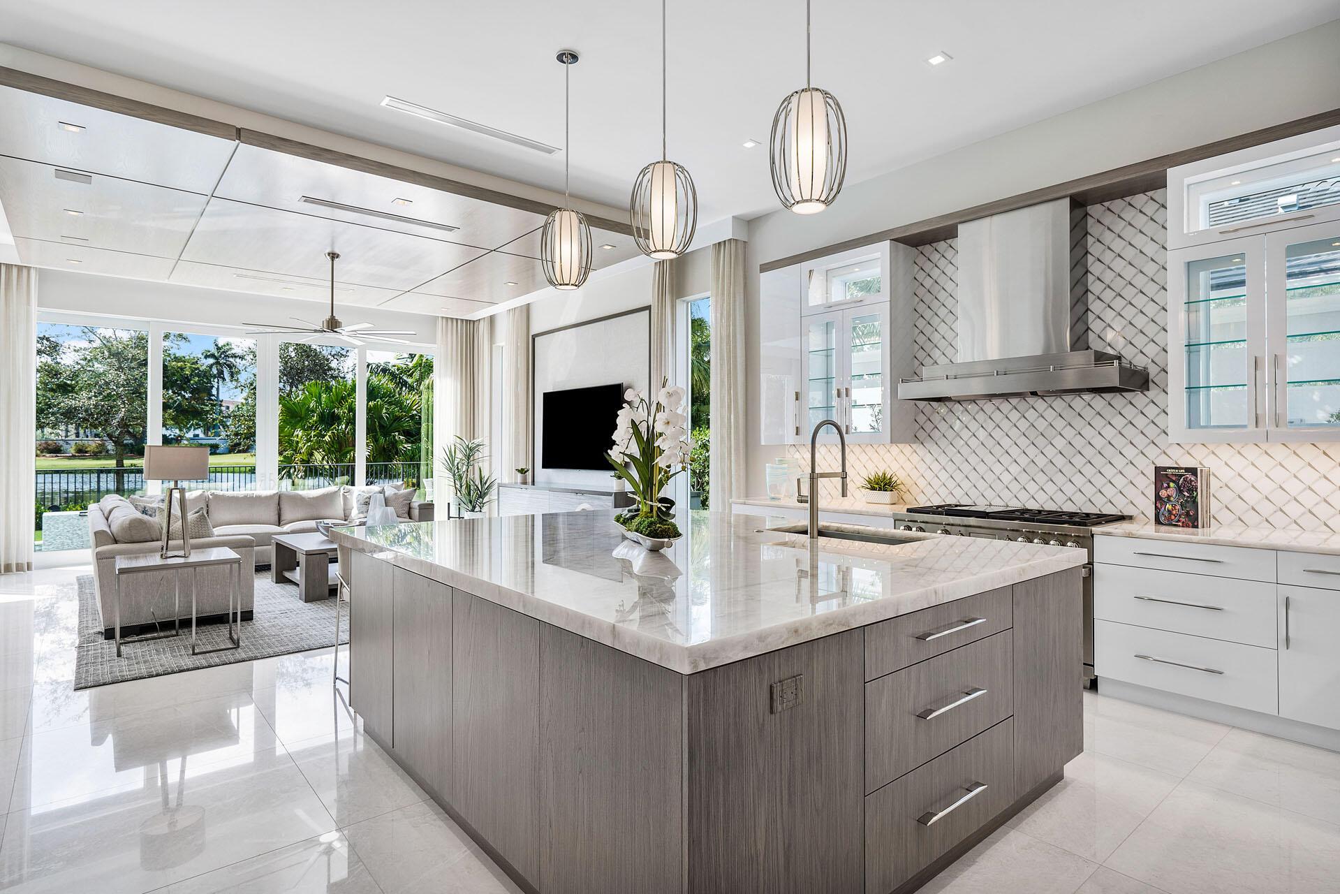 ROYAL PALM YACHT & COUNTR - Residential