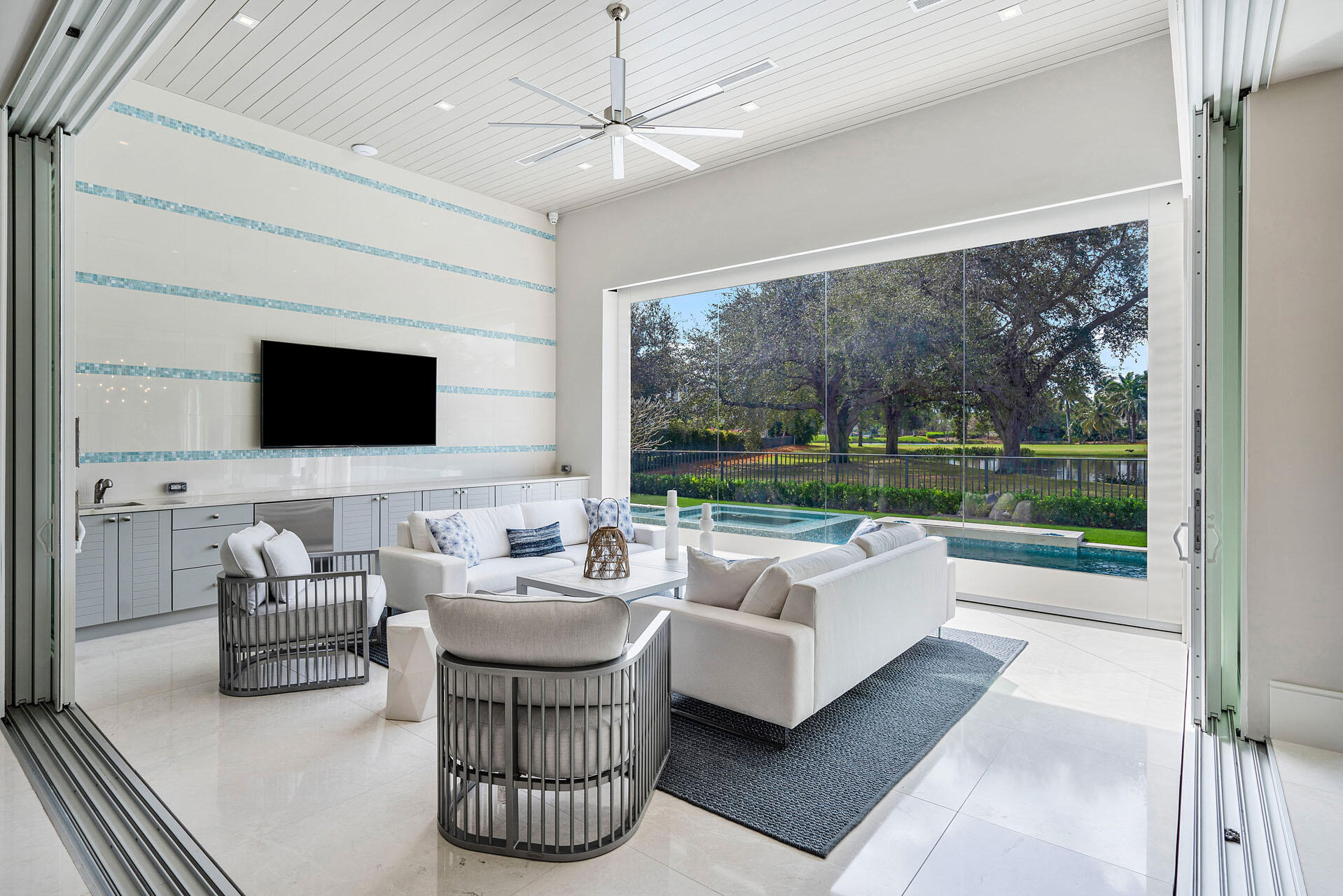 ROYAL PALM YACHT & COUNTR - Residential