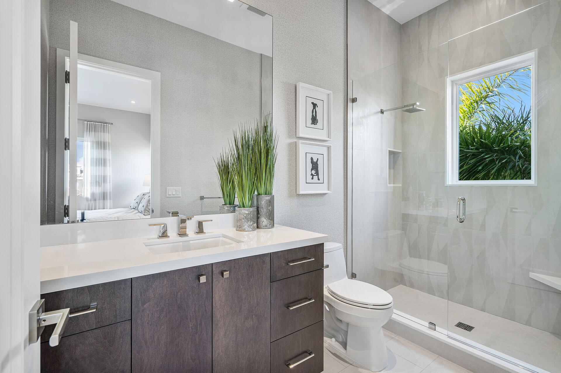 ROYAL PALM YACHT & COUNTR - Residential