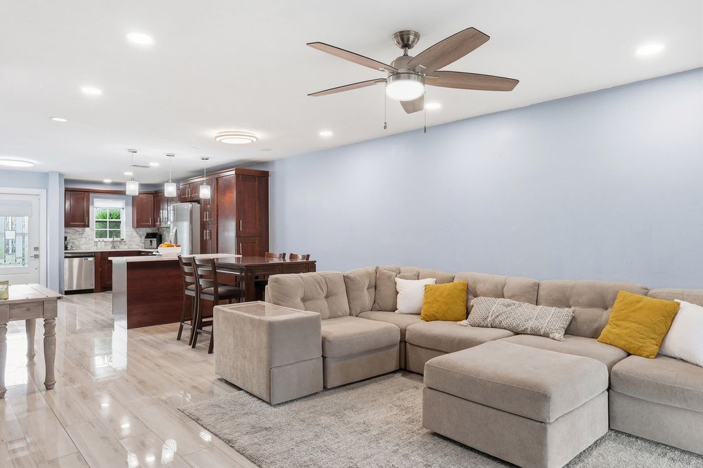 Photo of 2520 SW 14th Court #44, Boynton Beach, FL 33426 (MLS # B26034166)