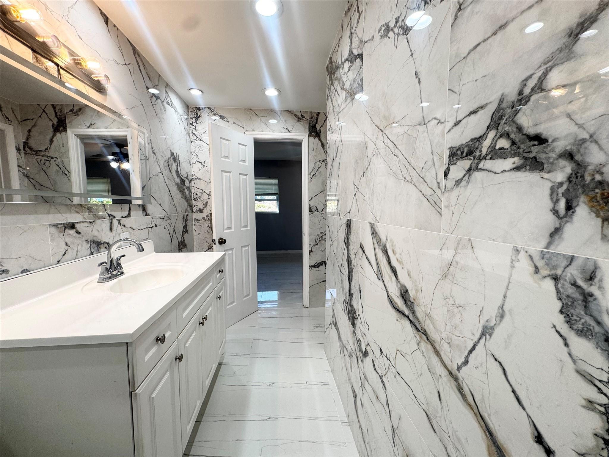 FLORAL PARK VILLAS CONDO - Residential