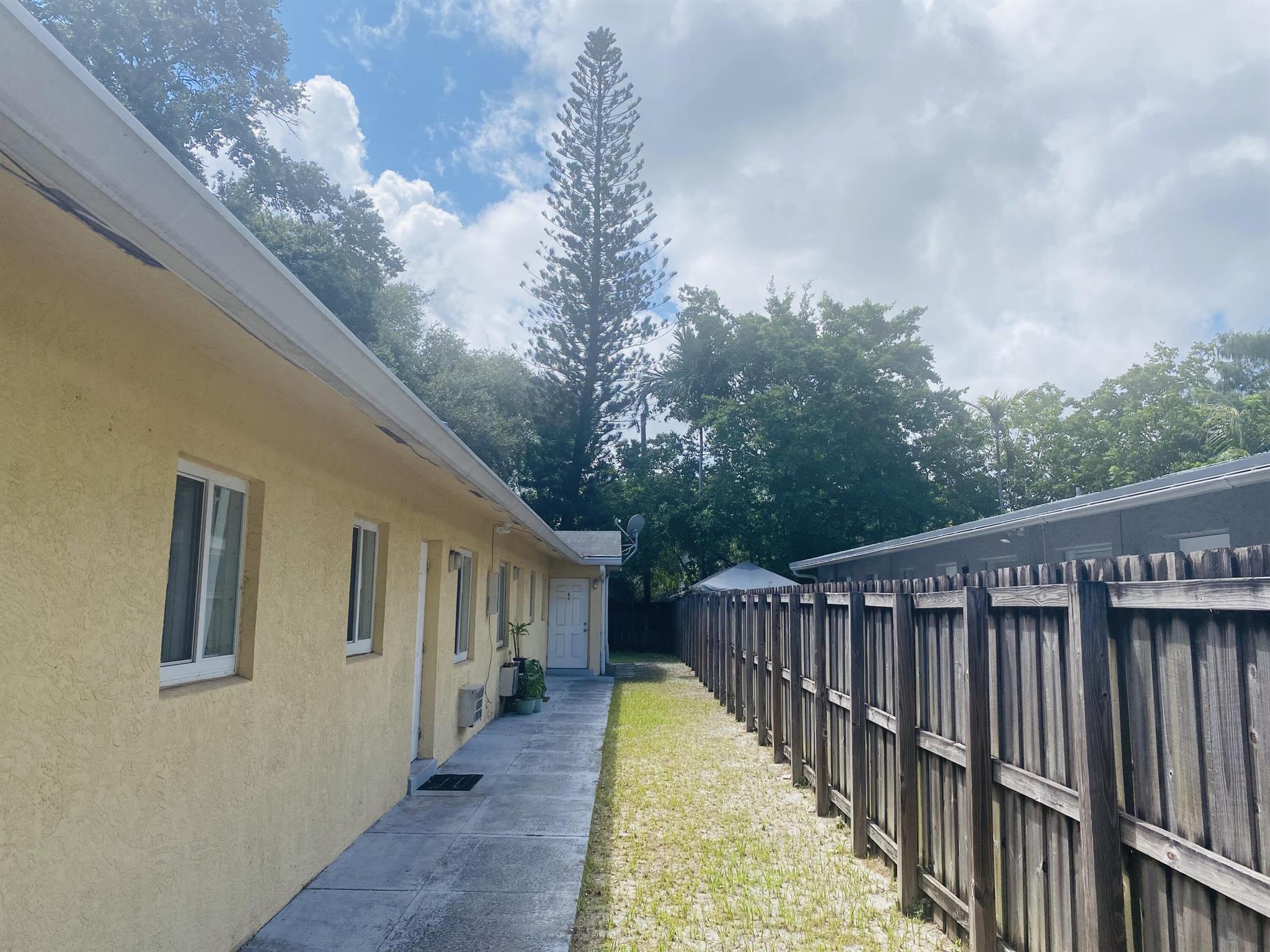 RIVERSIDE ADD AMEN PLAT - Residential Lease