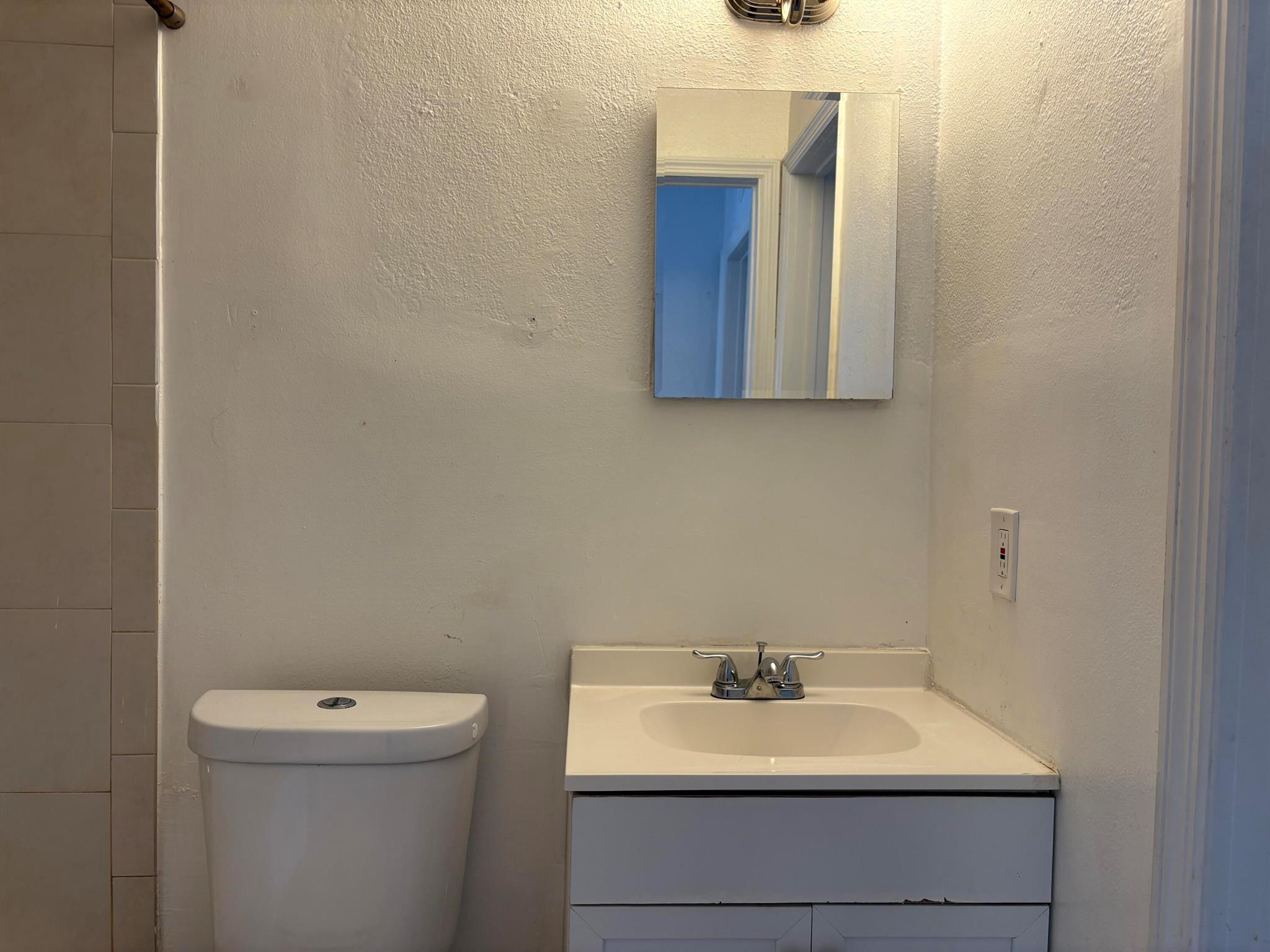 RIVERSIDE ADD AMEN PLAT - Residential Lease