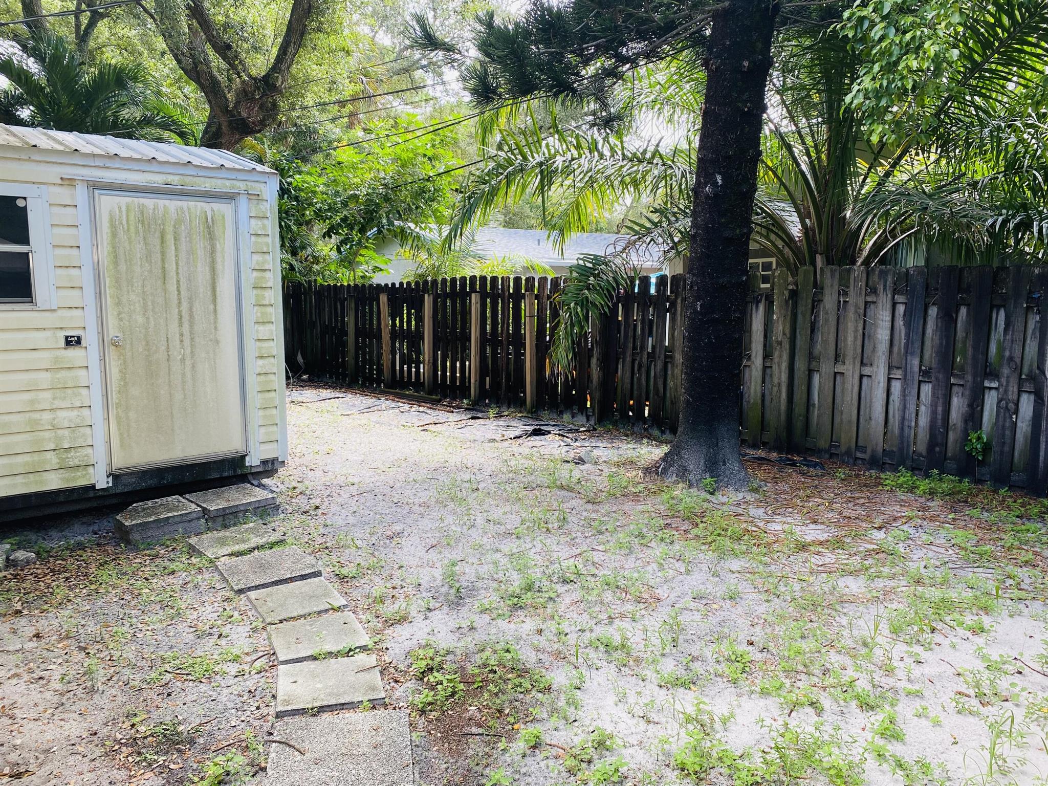 RIVERSIDE ADD AMEN PLAT - Residential Lease