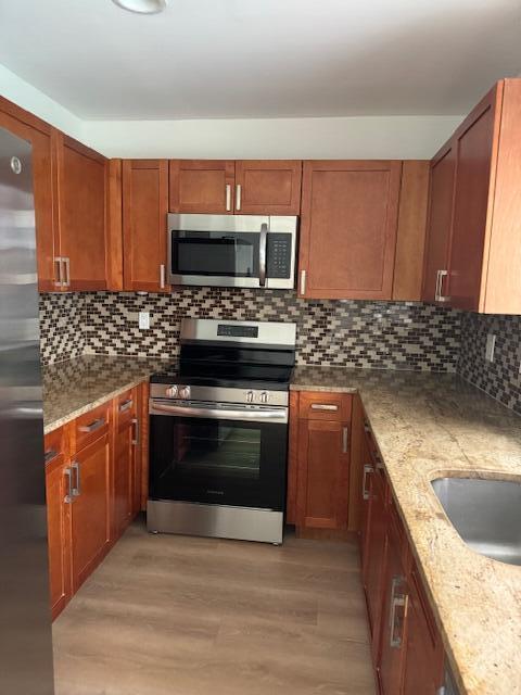 SPANISH ISLES II - Residential Lease