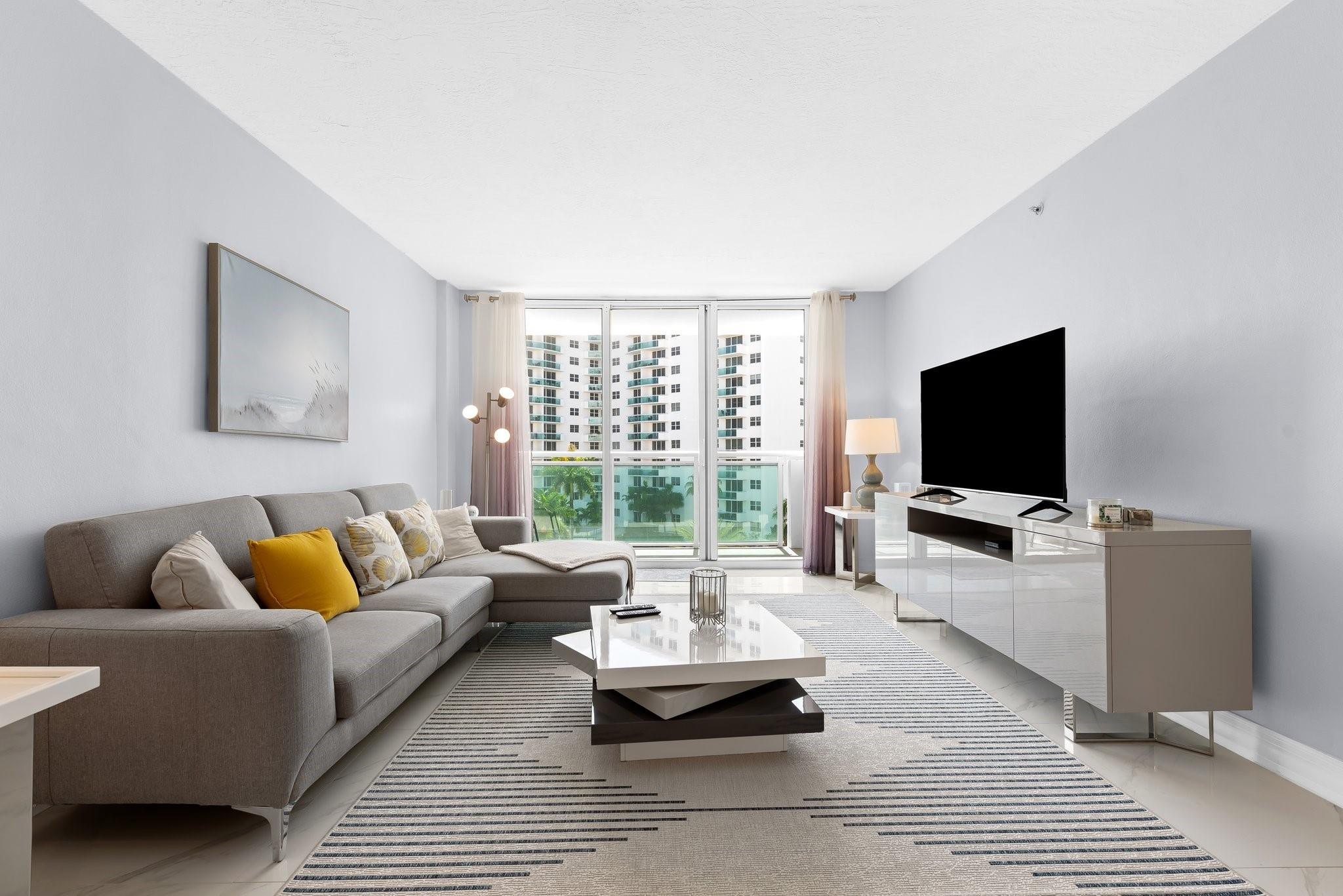 Residence of Hollywood - Residential