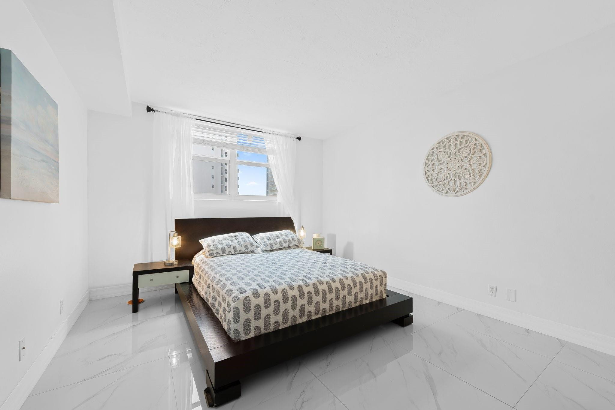 Residence of Hollywood - Residential