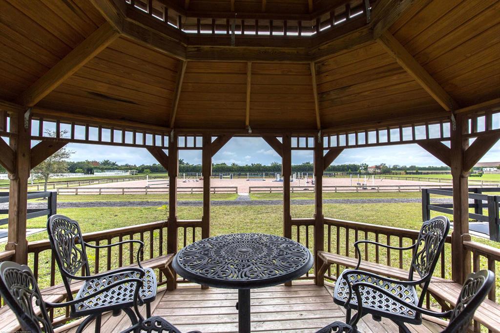 PALM BEACH POINT EAST - Residential