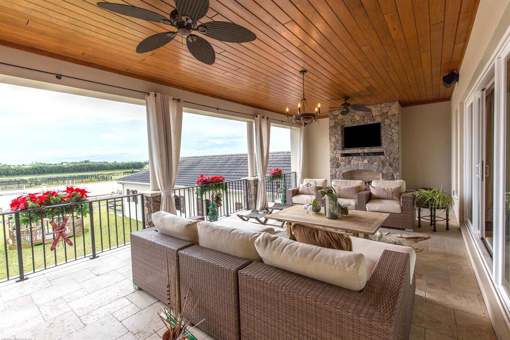 PALM BEACH POINT EAST - Residential