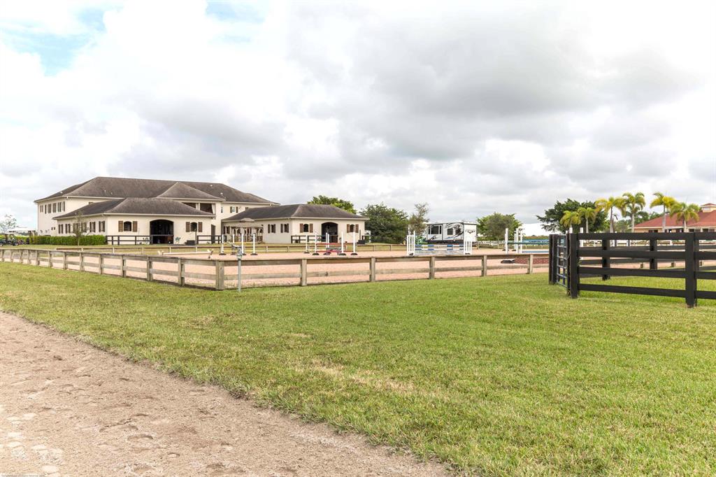 PALM BEACH POINT EAST - Residential