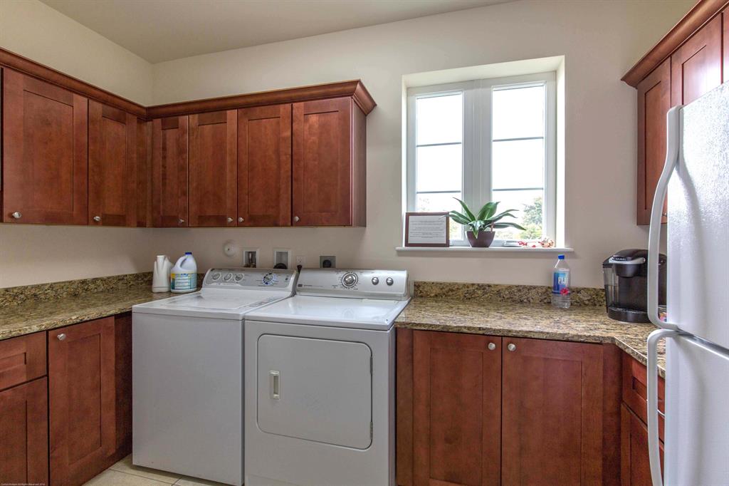 PALM BEACH POINT EAST - Residential