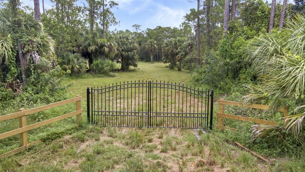 Photo of 9813 165th Street N, Jupiter, FL 33478 (MLS # R10736608)