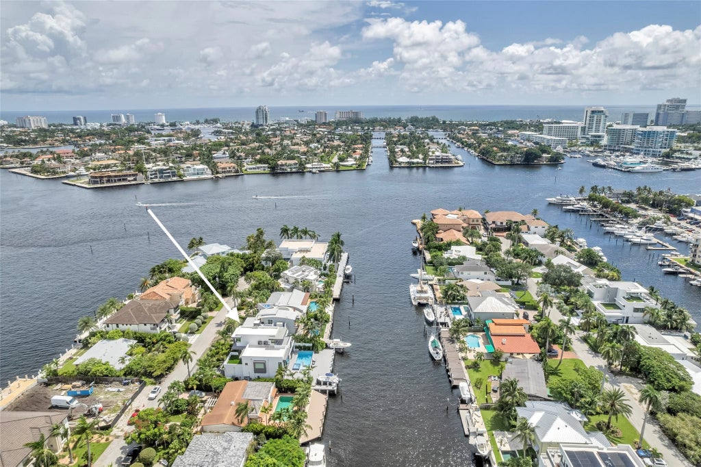 Photo of 1730 SE 13th Street, Fort Lauderdale, FL 33316 (MLS # B26092116)