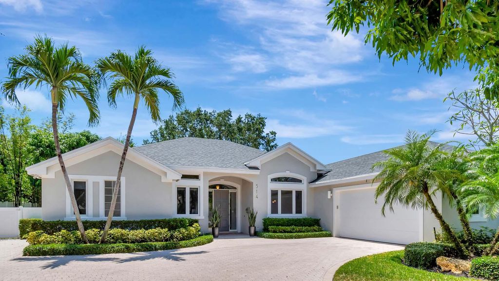 Photo of 514 NW 13th Street, Delray Beach, FL 33444 (MLS # R11167940)
