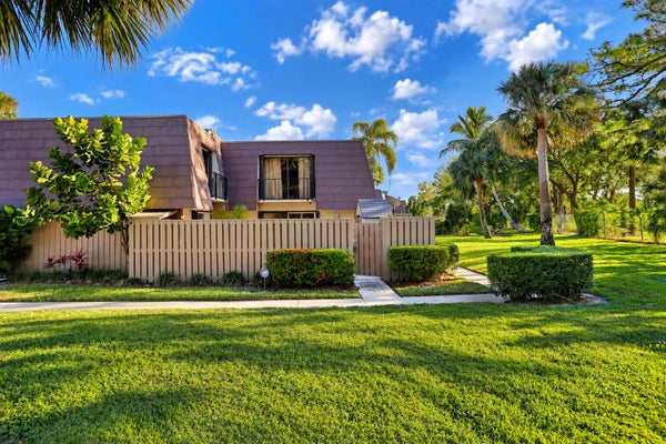 1315 13TH CT, PALM BEACH GARDENS, FL 33410 - Image badf9bc964c7ea09a64d17f375ffda28/3641448515