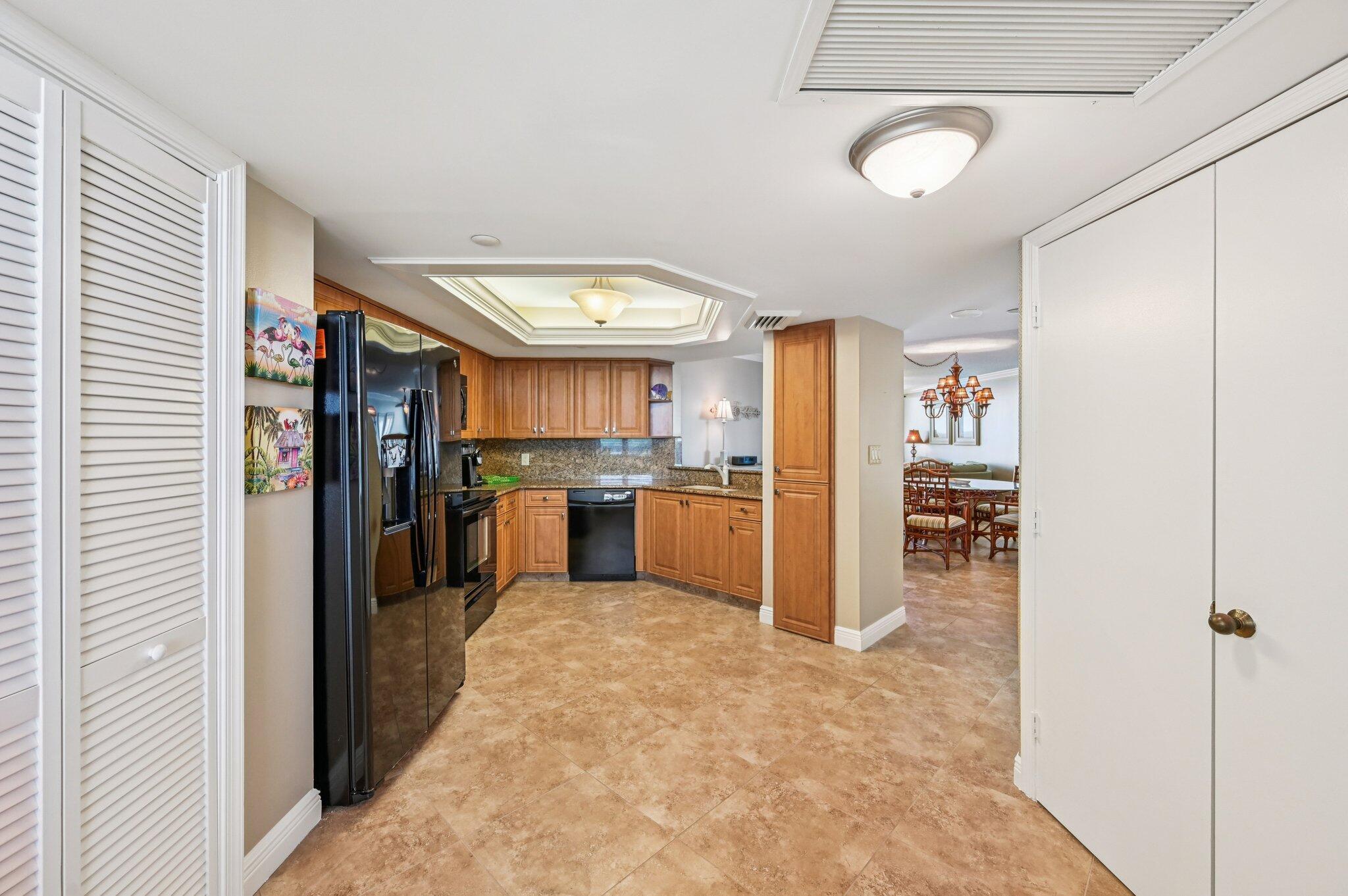 ISLAND DUNES OCEANSIDE CO - Residential Lease