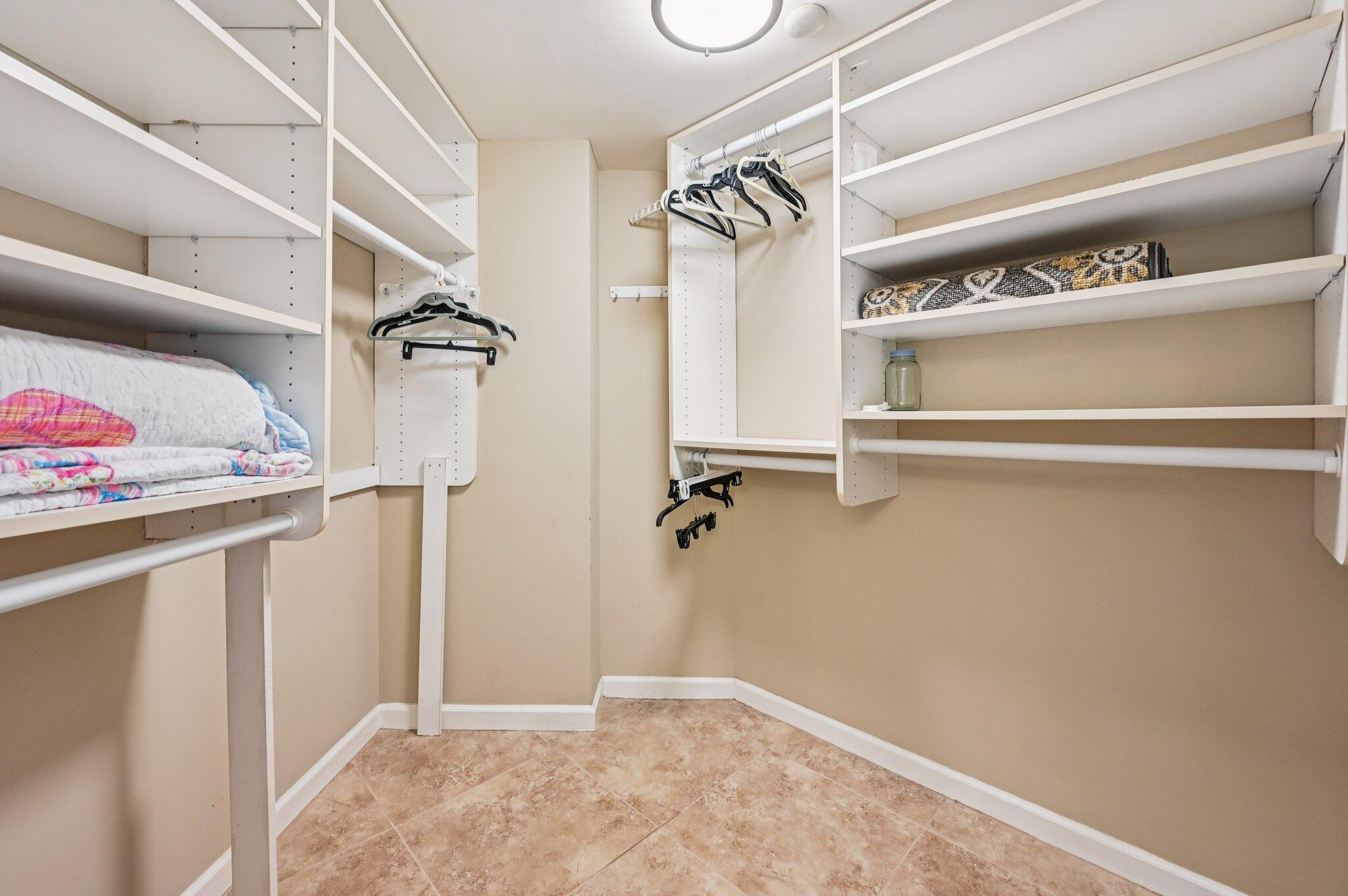 ISLAND DUNES OCEANSIDE CO - Residential Lease