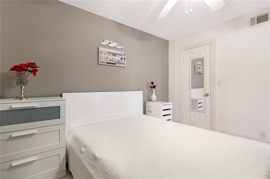 COACH HOUSE EAST & WEST - Residential