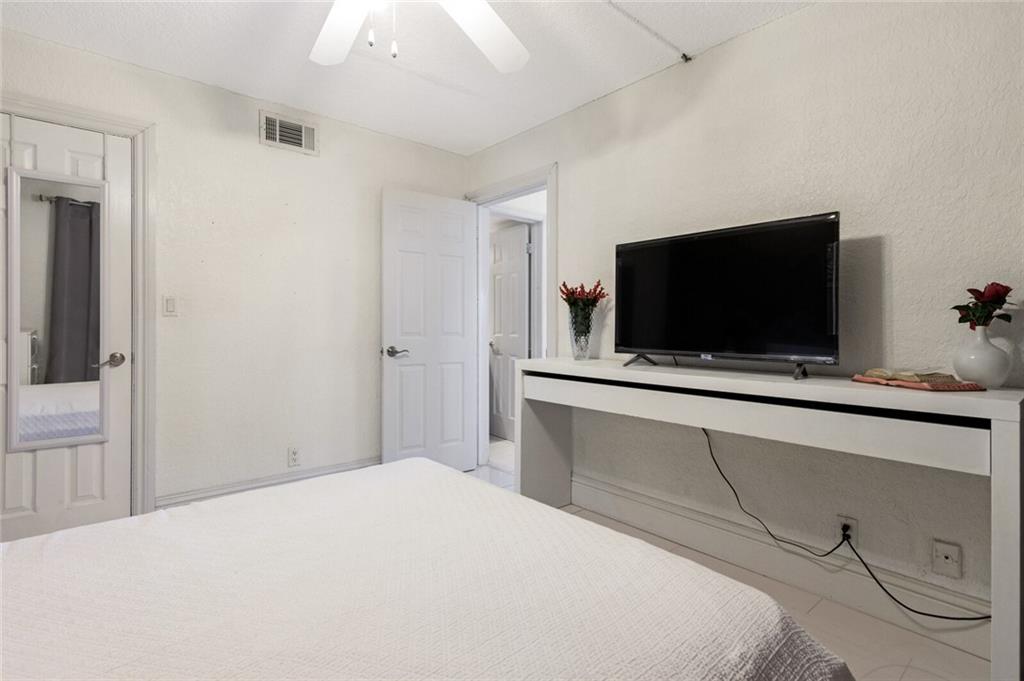 COACH HOUSE EAST & WEST - Residential