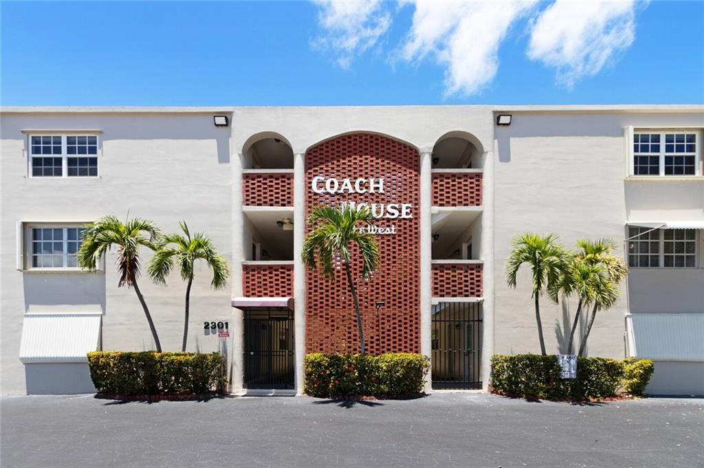COACH HOUSE EAST & WEST - Residential