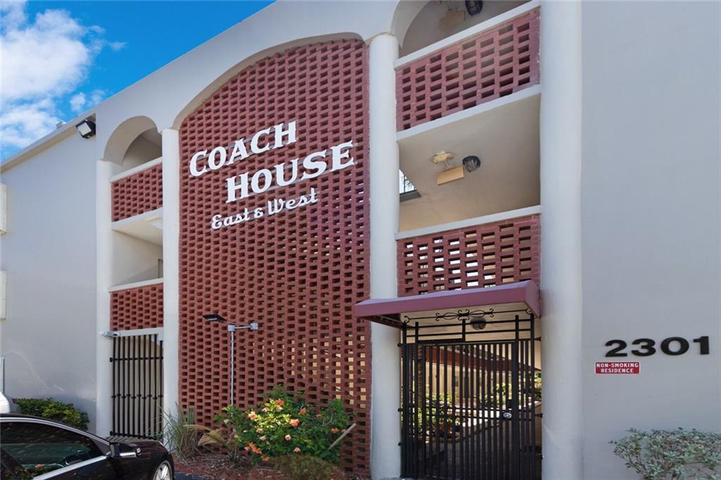 COACH HOUSE EAST & WEST - Residential