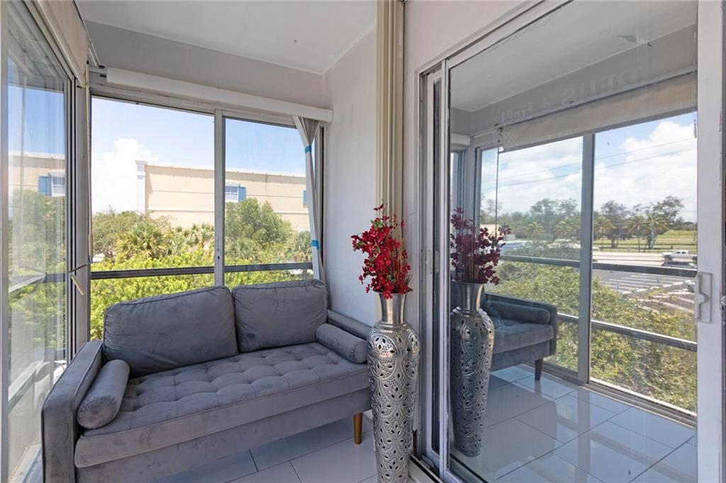 COACH HOUSE EAST & WEST - Residential