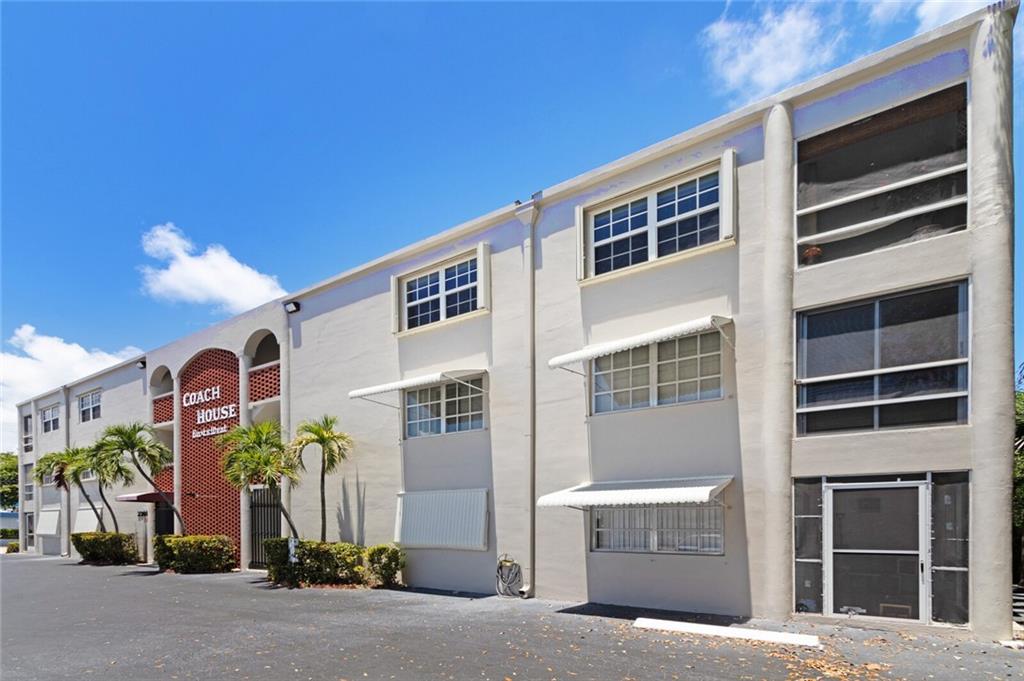 COACH HOUSE EAST & WEST - Residential