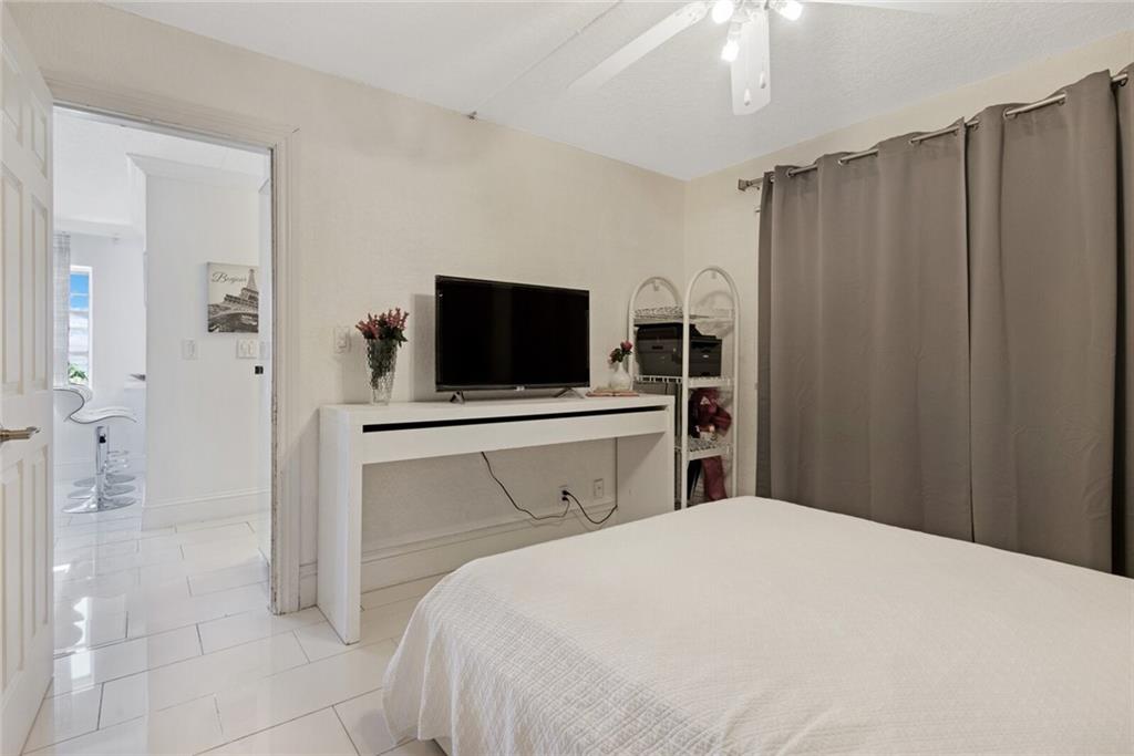 COACH HOUSE EAST & WEST - Residential