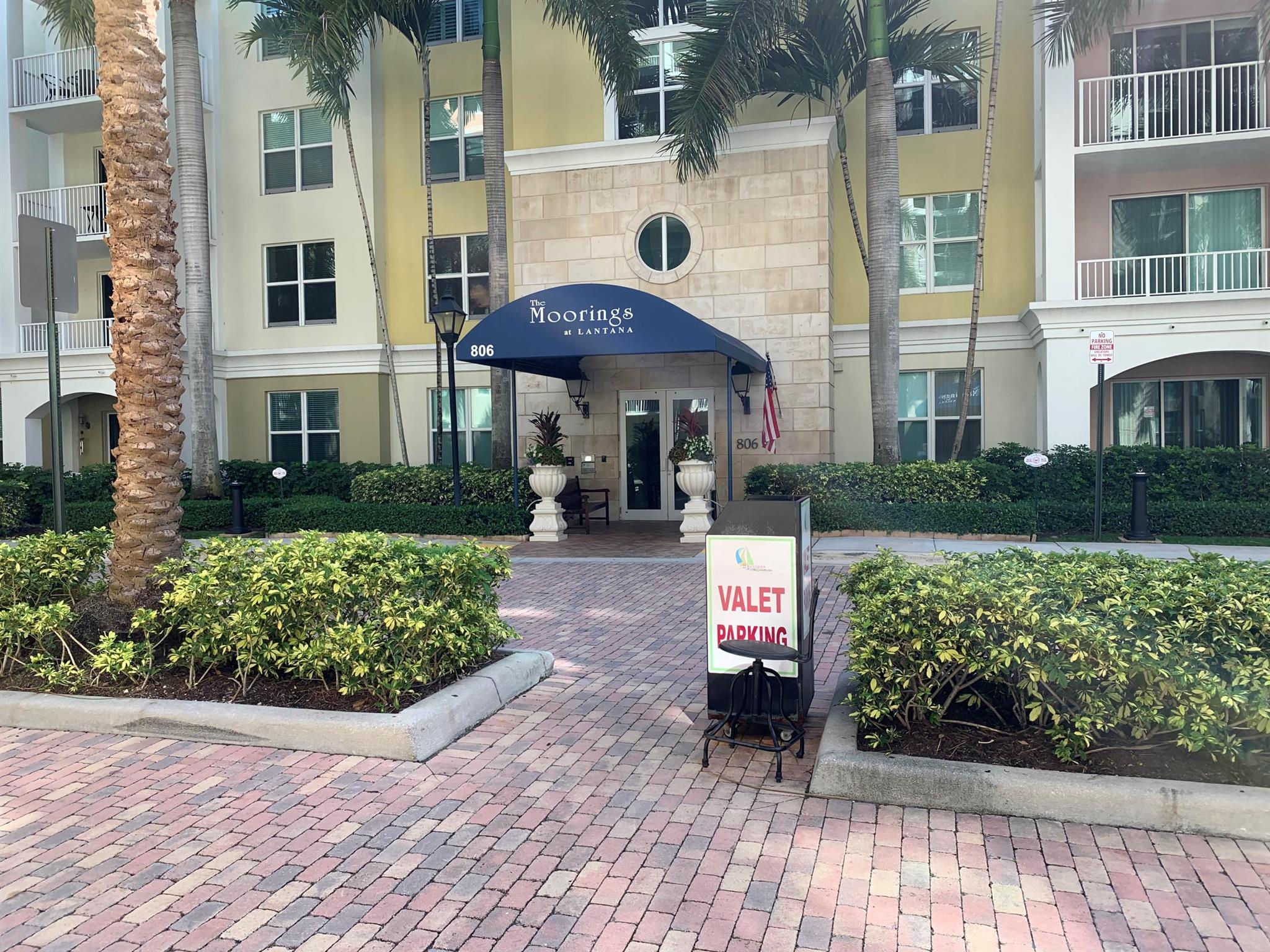 MOORINGS AT LANTANA CONDO - Residential