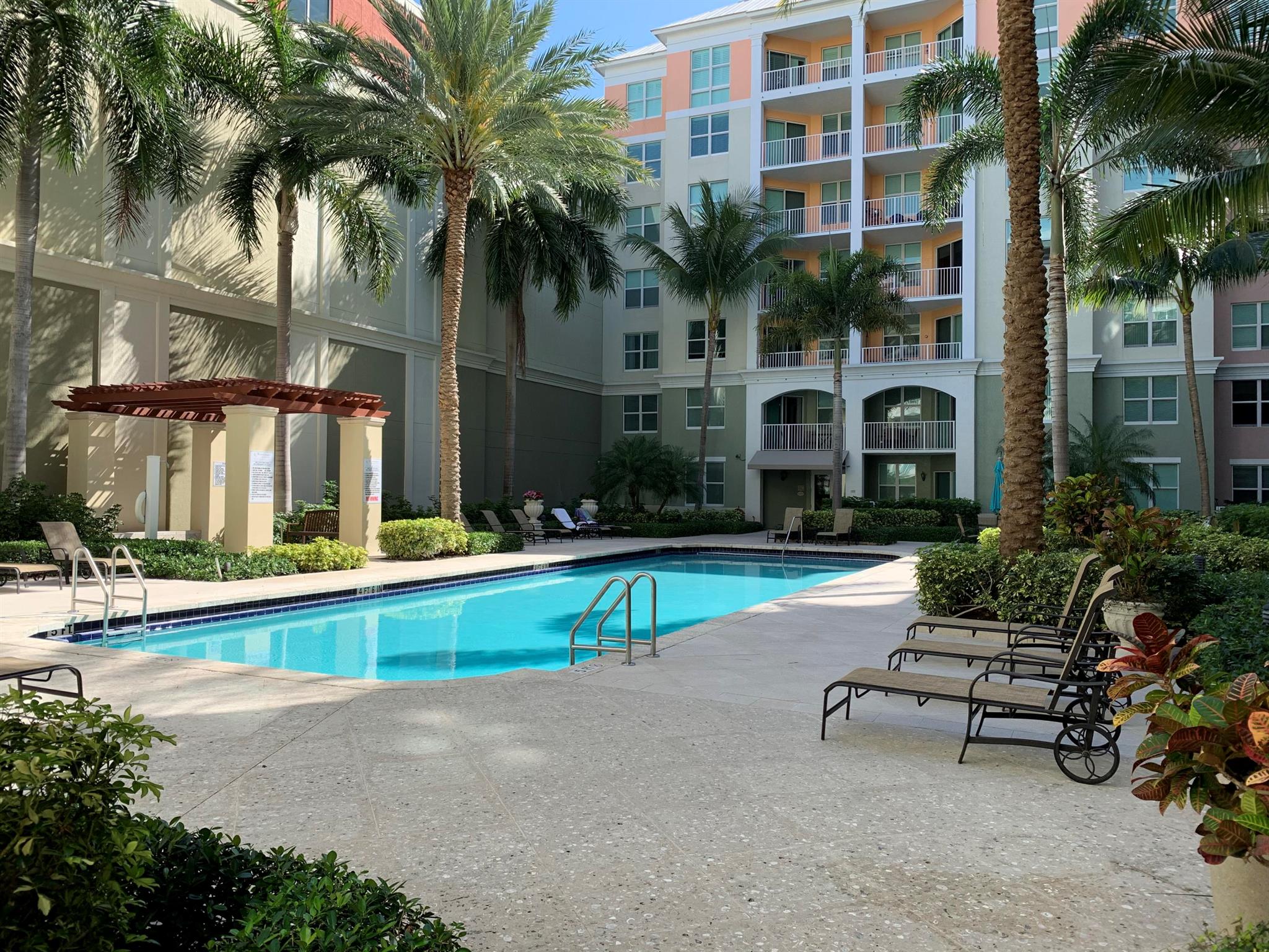 MOORINGS AT LANTANA CONDO - Residential