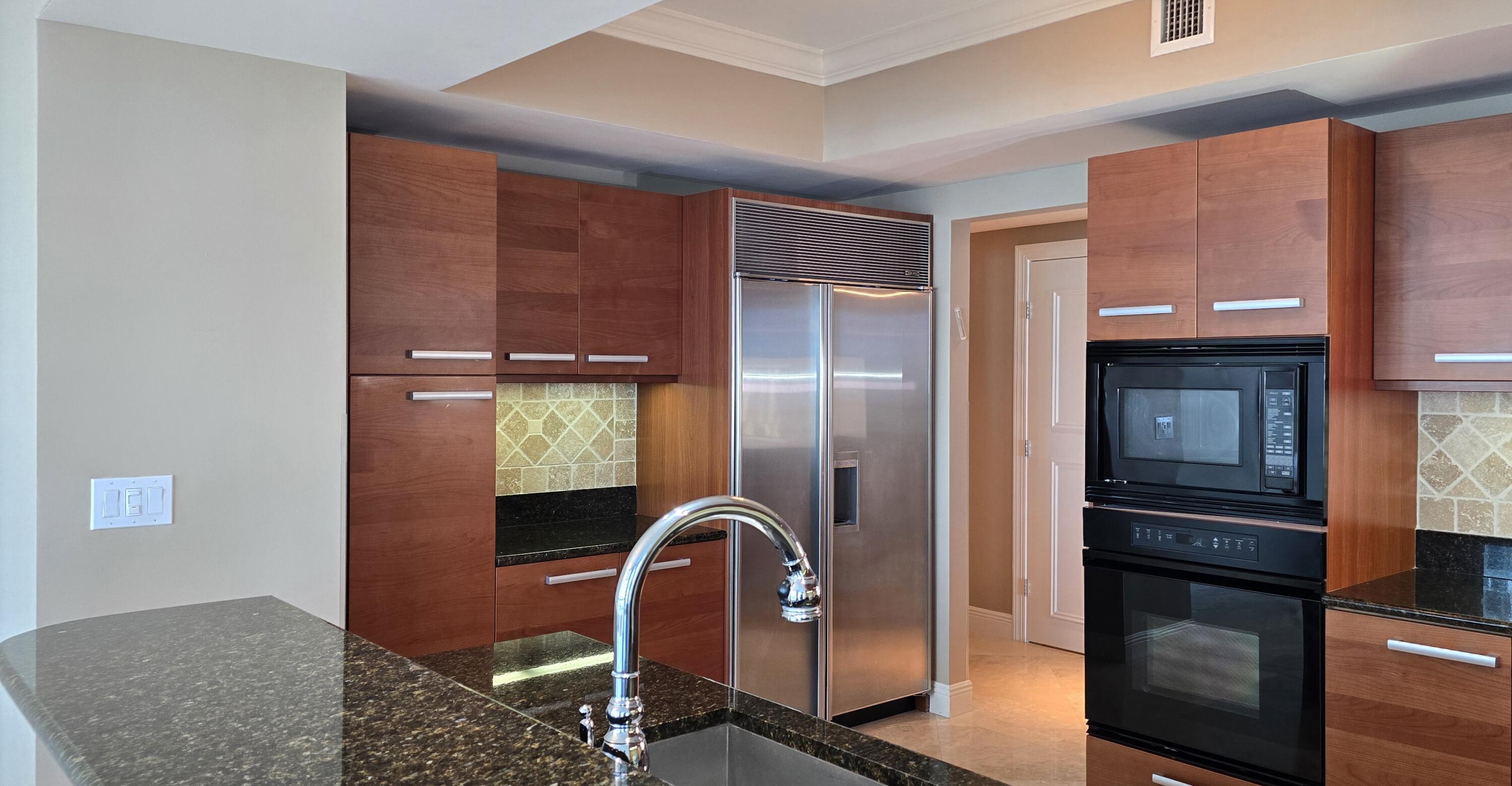 DIPLOMAT OCEANFRONT RESIDENCES - Residential