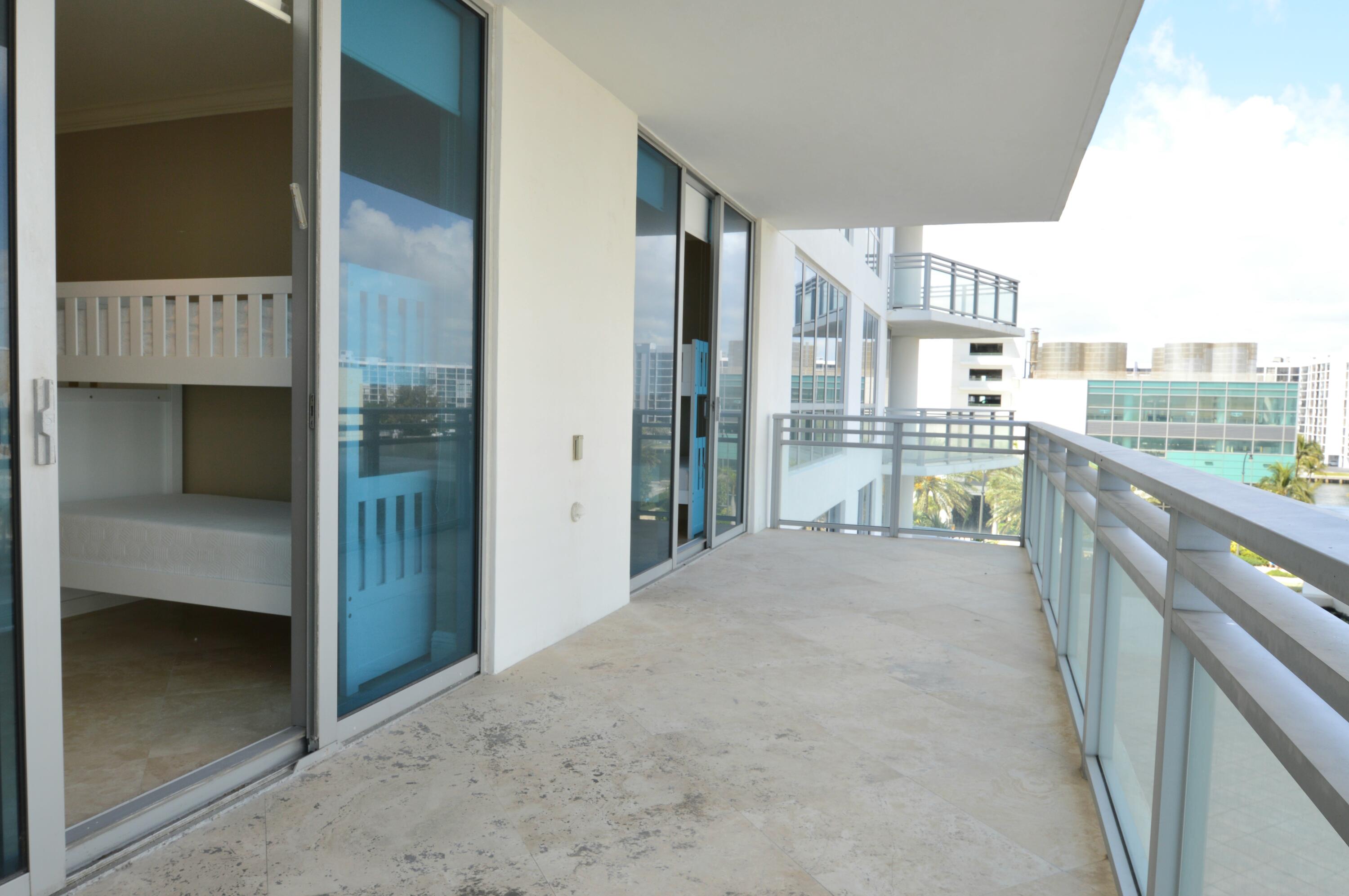 DIPLOMAT OCEANFRONT RESIDENCES - Residential