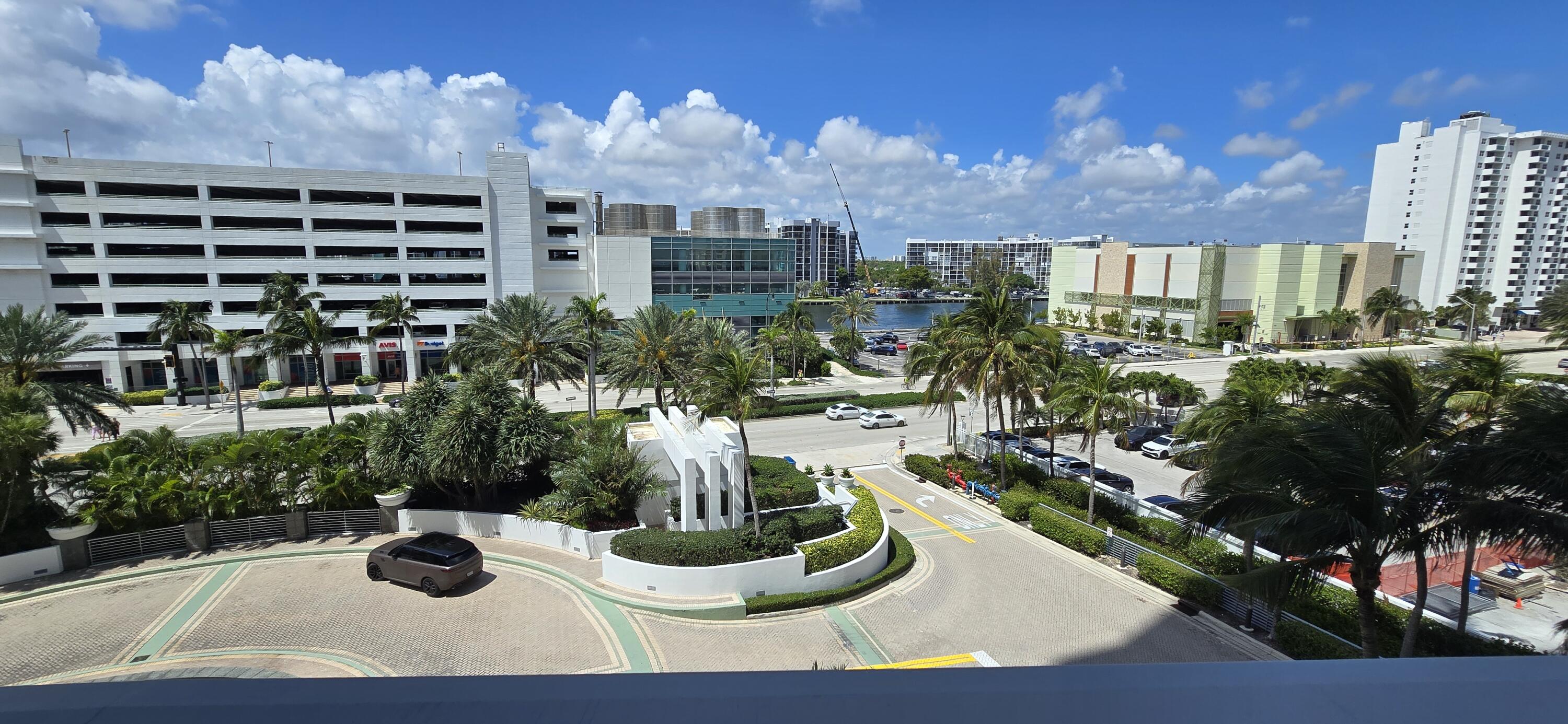 DIPLOMAT OCEANFRONT RESIDENCES - Residential