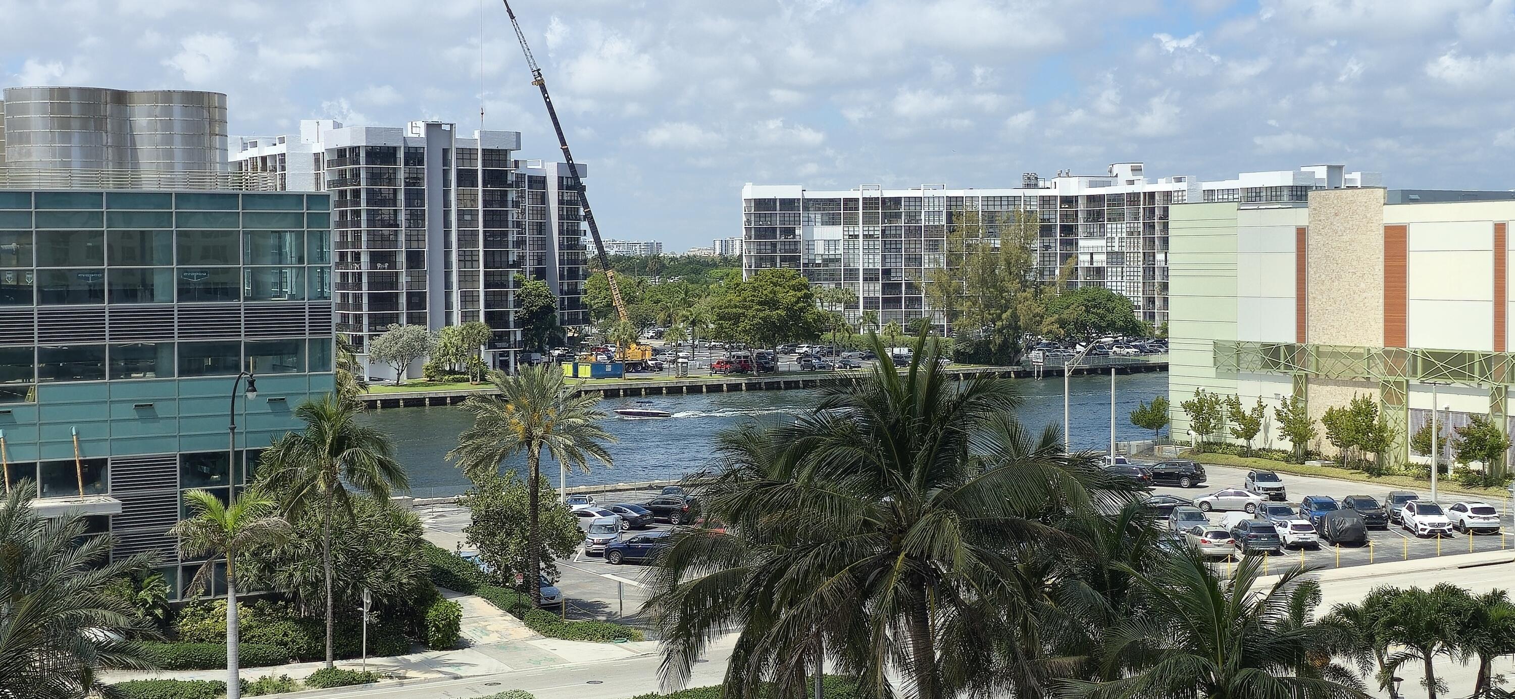 DIPLOMAT OCEANFRONT RESIDENCES - Residential