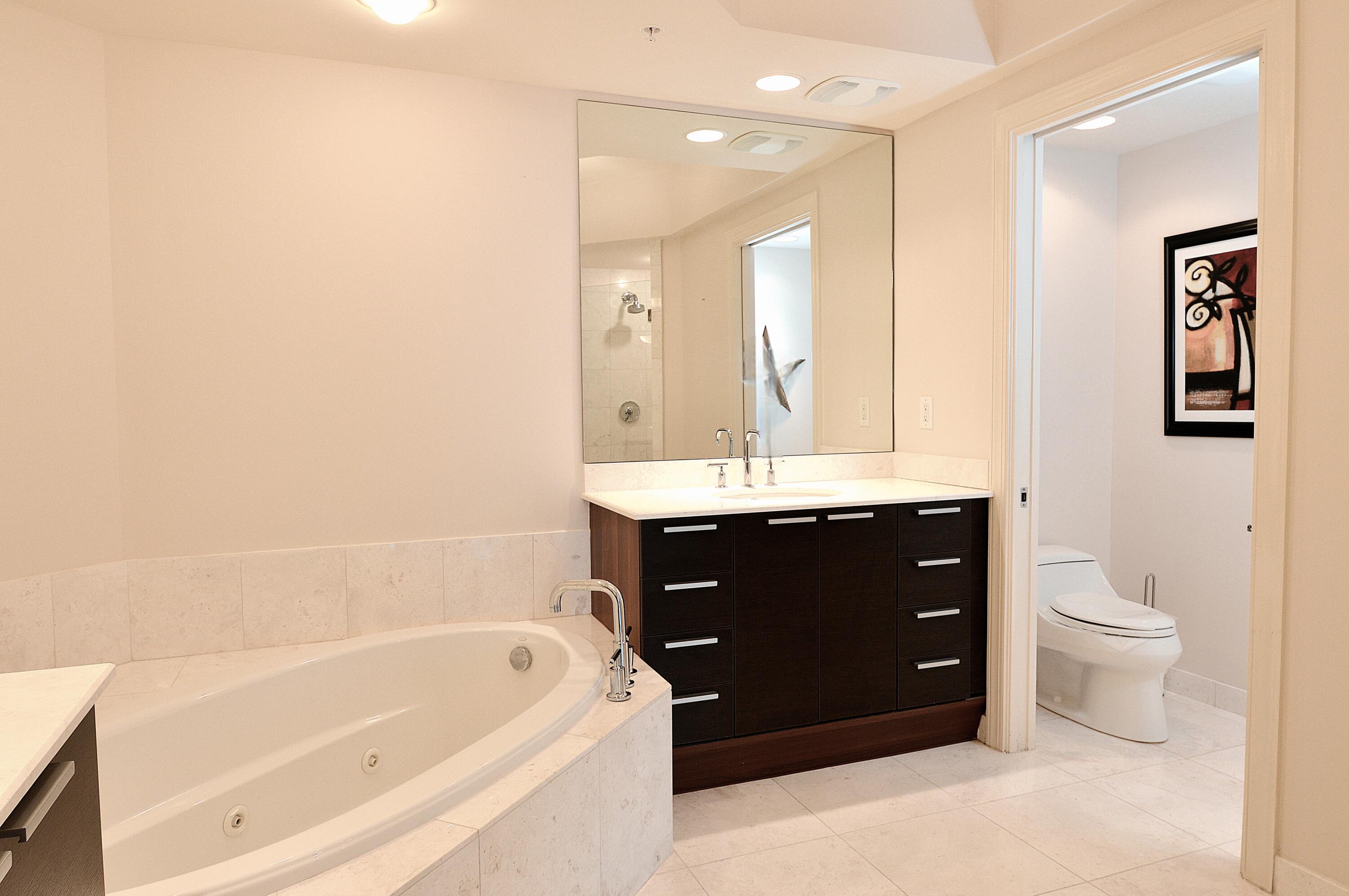 DIPLOMAT OCEANFRONT RESIDENCES - Residential