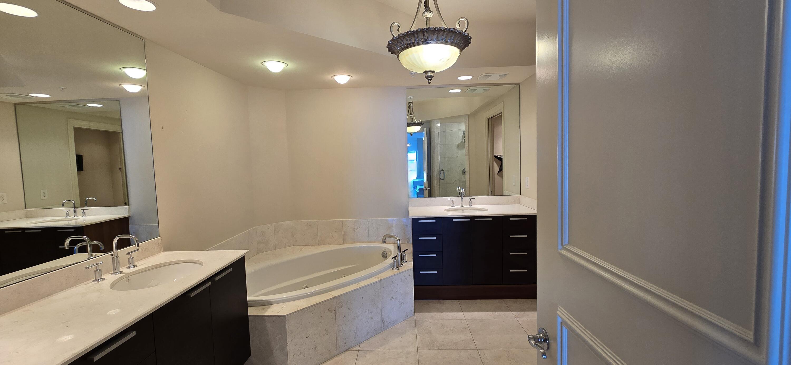 DIPLOMAT OCEANFRONT RESIDENCES - Residential