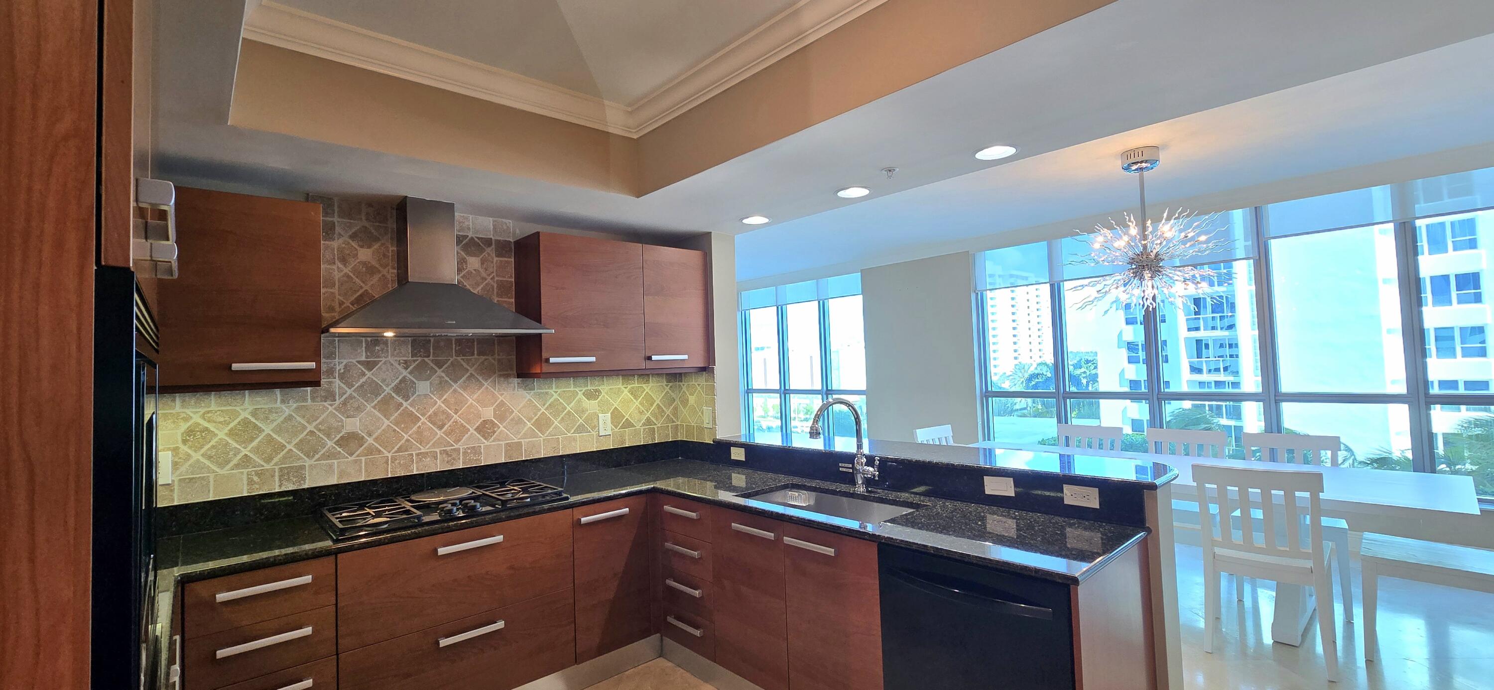 DIPLOMAT OCEANFRONT RESIDENCES - Residential