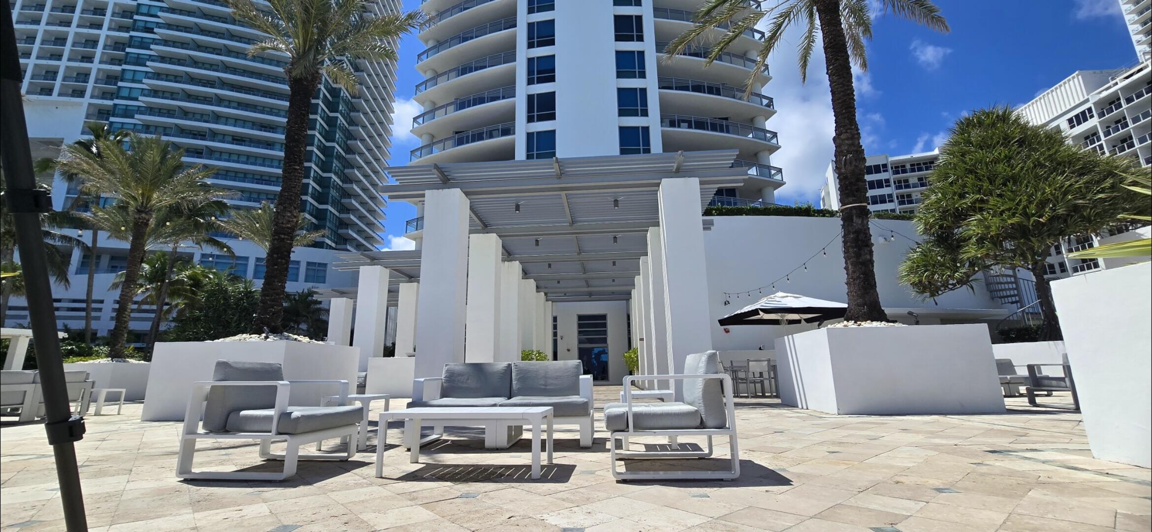 DIPLOMAT OCEANFRONT RESIDENCES - Residential
