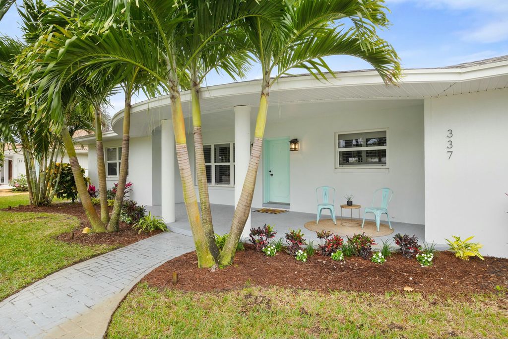 Photo of 337 N Fairway N, Tequesta, FL 33469 (MLS # B26006843)