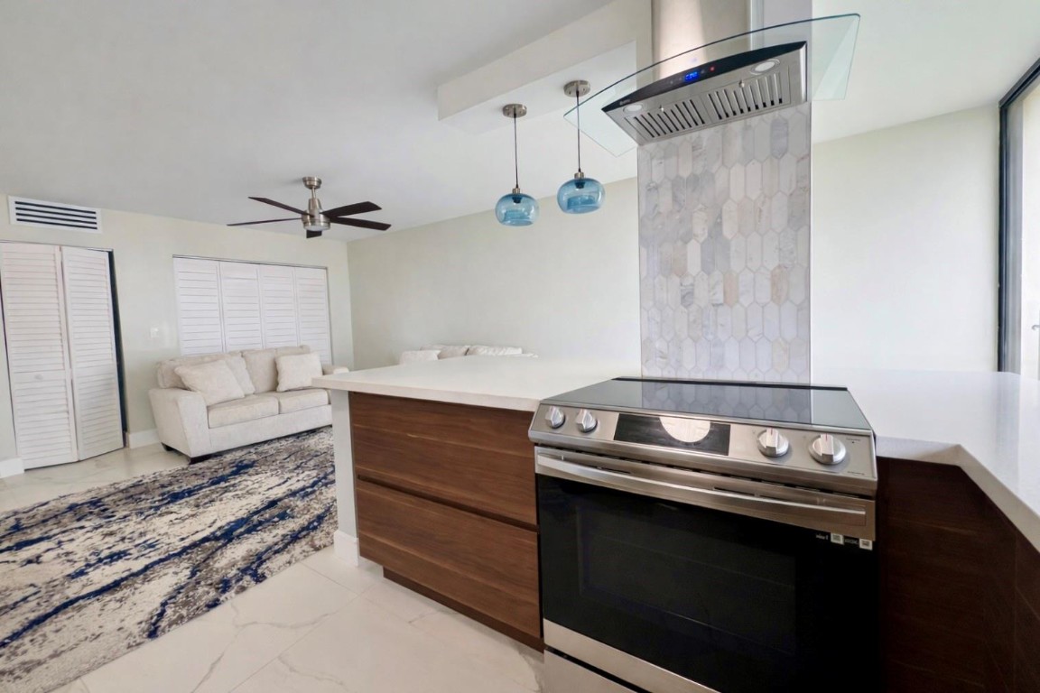 PLAZA OF AMERICAS CONDO - Residential