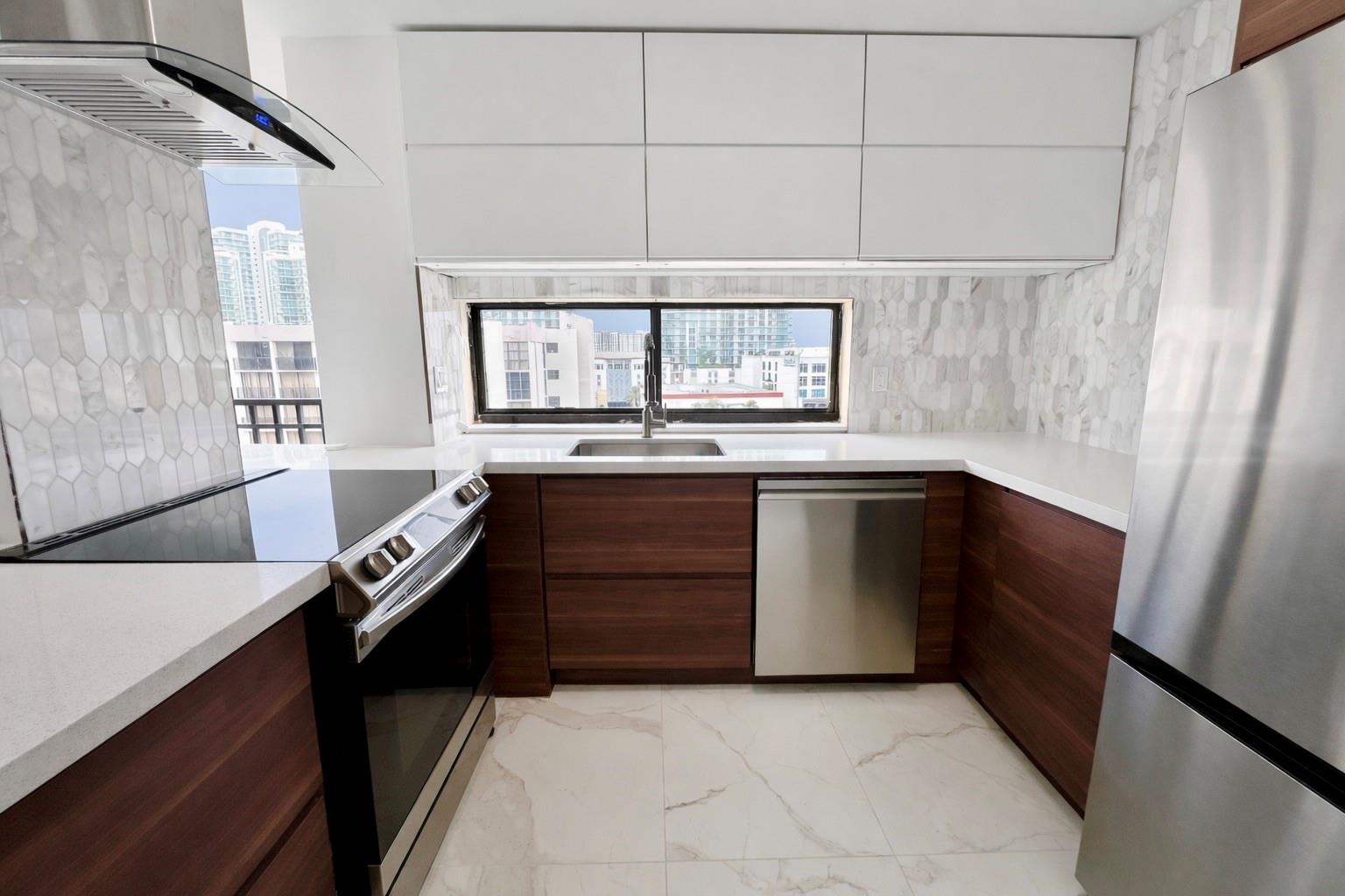 PLAZA OF AMERICAS CONDO - Residential