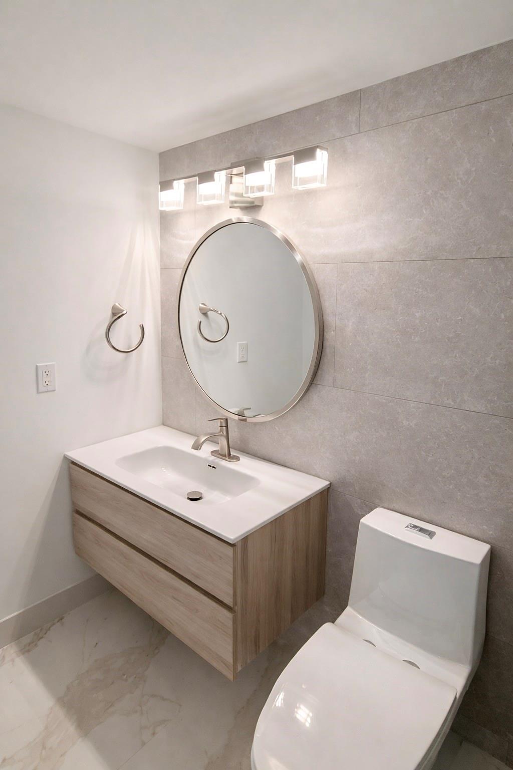 PLAZA OF AMERICAS CONDO - Residential