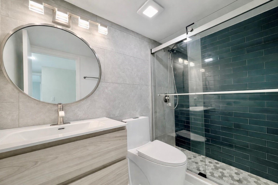 PLAZA OF AMERICAS CONDO - Residential