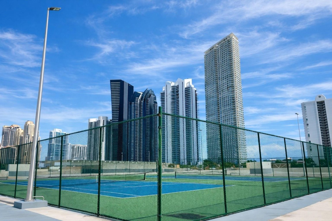 PLAZA OF AMERICAS CONDO - Residential