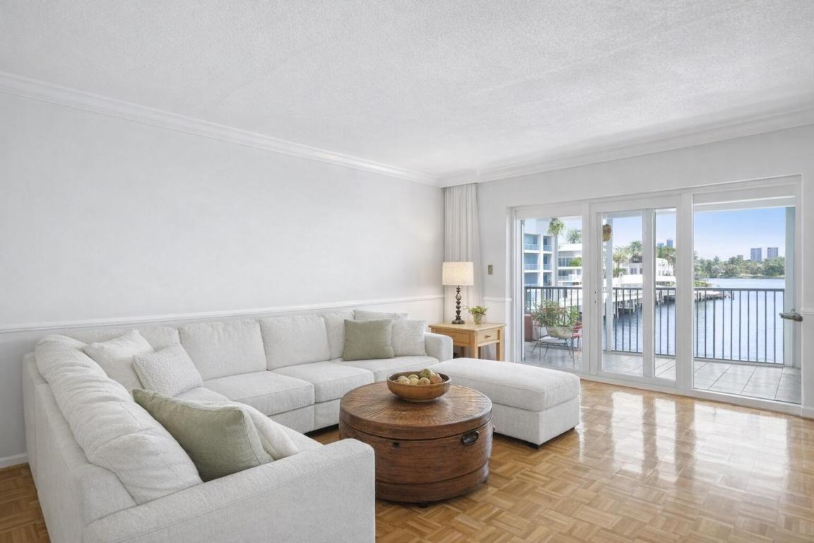 700 NE Harbour Terrace 2350