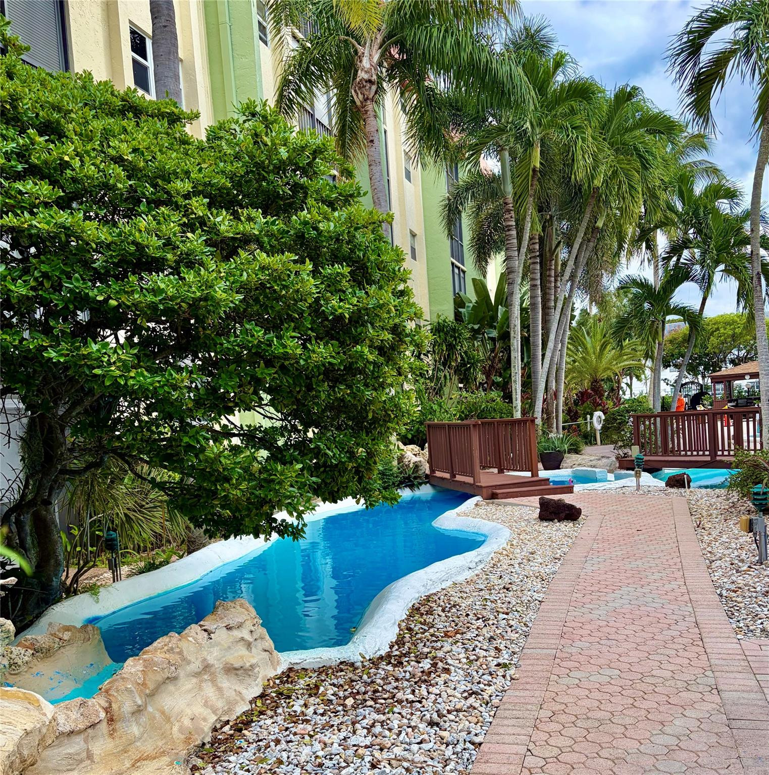 Cross Fox - Residential