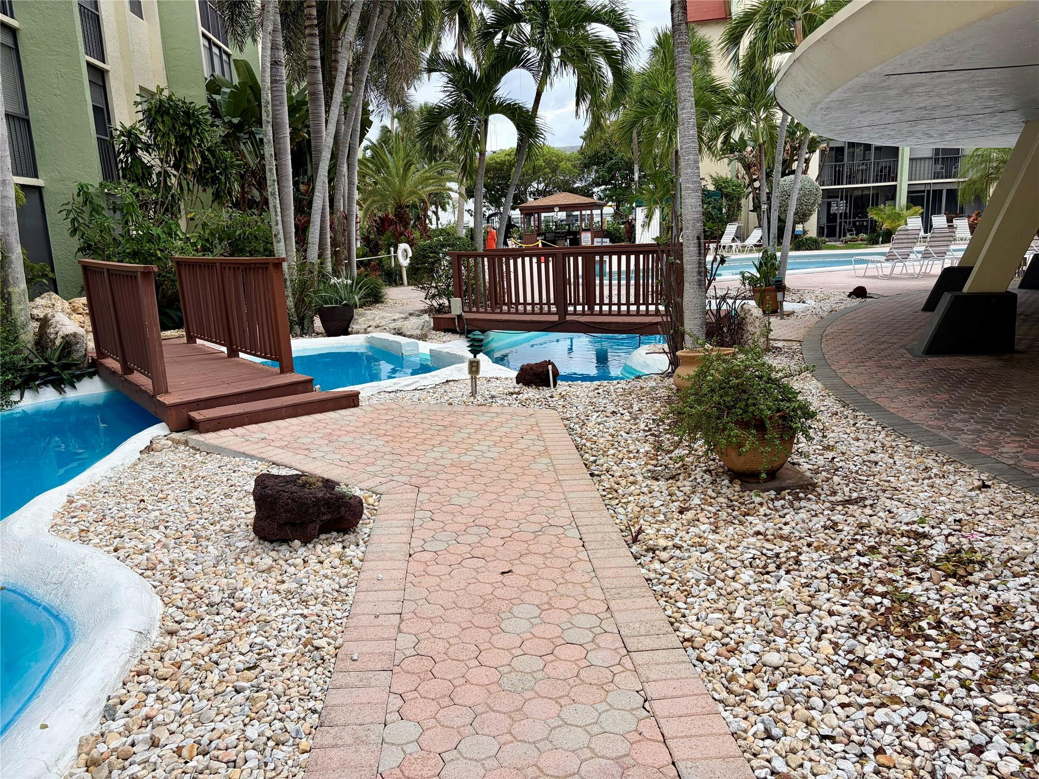 Cross Fox - Residential