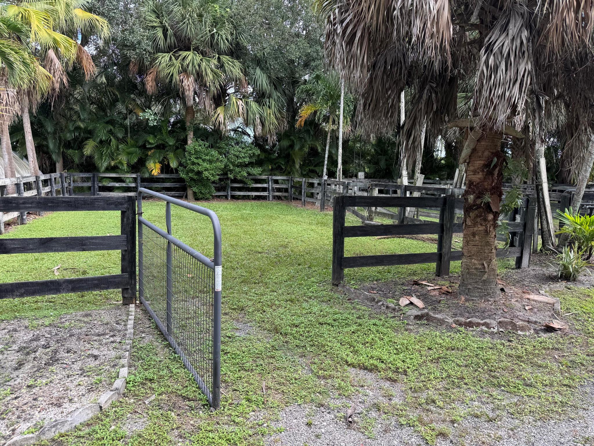 Loxahatchee Groves - Land