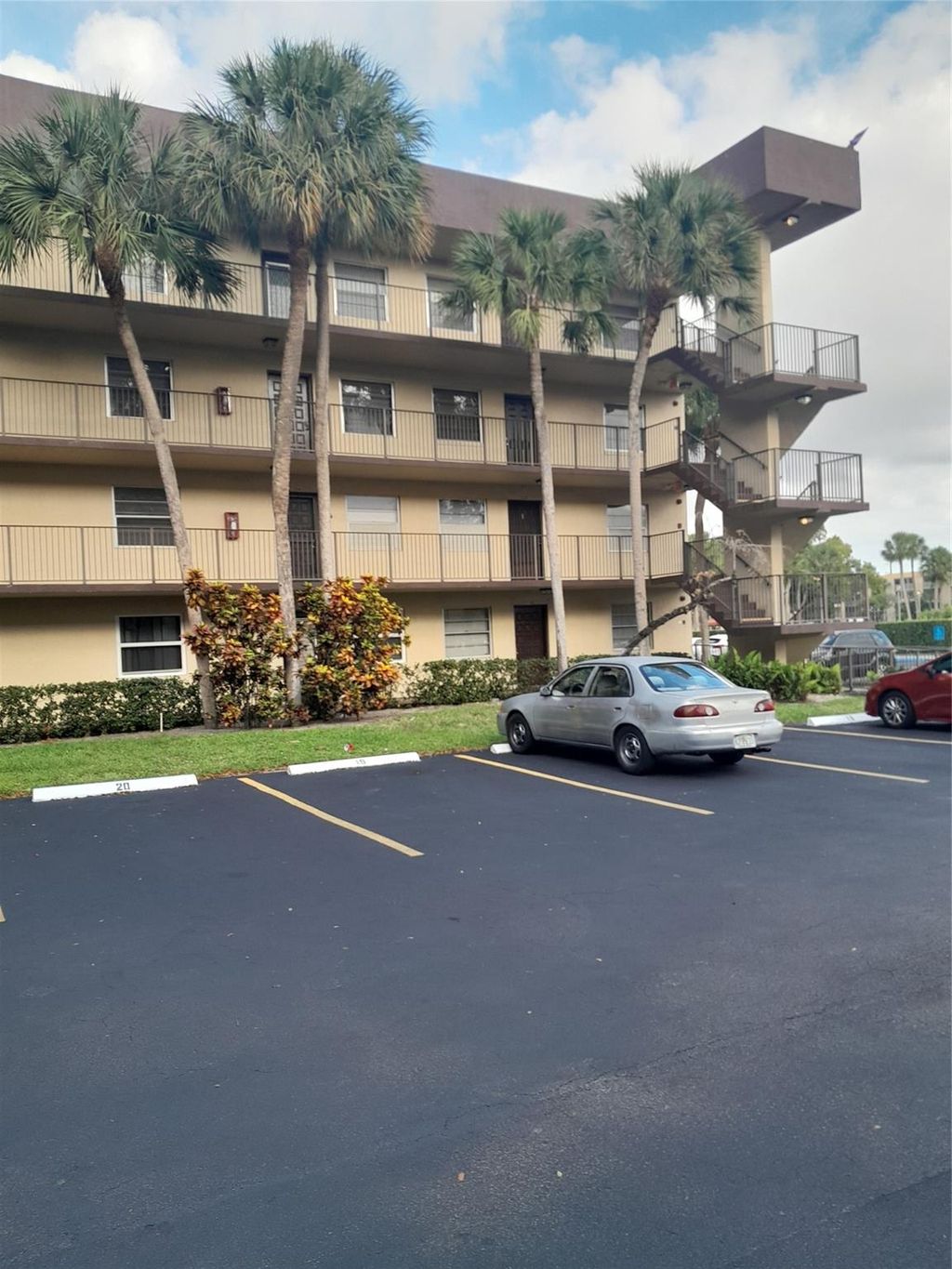 Photo of 3321 NW 47th Terrace #335, Lauderdale Lakes, FL 33319 (MLS # F10500079)